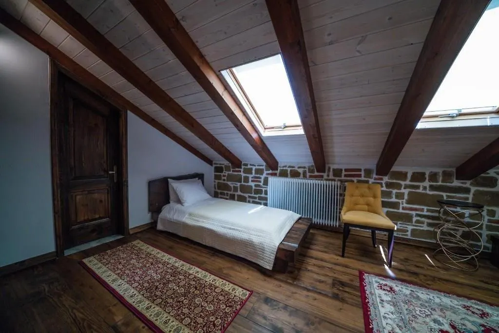 Korca Boutique Hotel קורצ'ה
