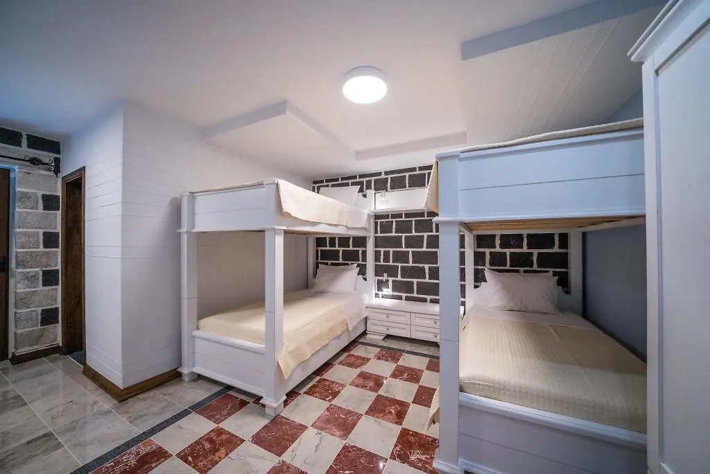 Korca Boutique Hotel אלבניה