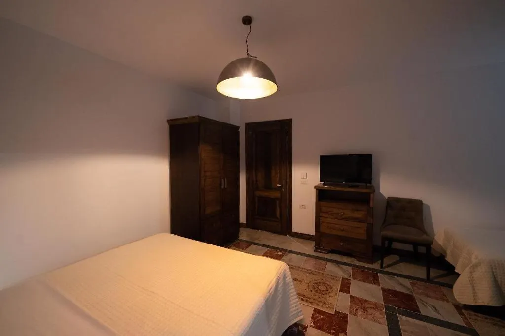 Korca Boutique Hotel אלבניה
