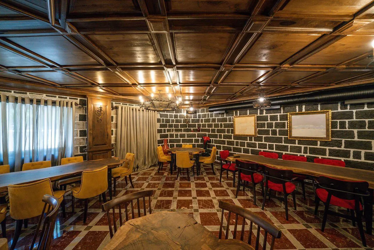Korca Boutique Hotel קורצ'ה